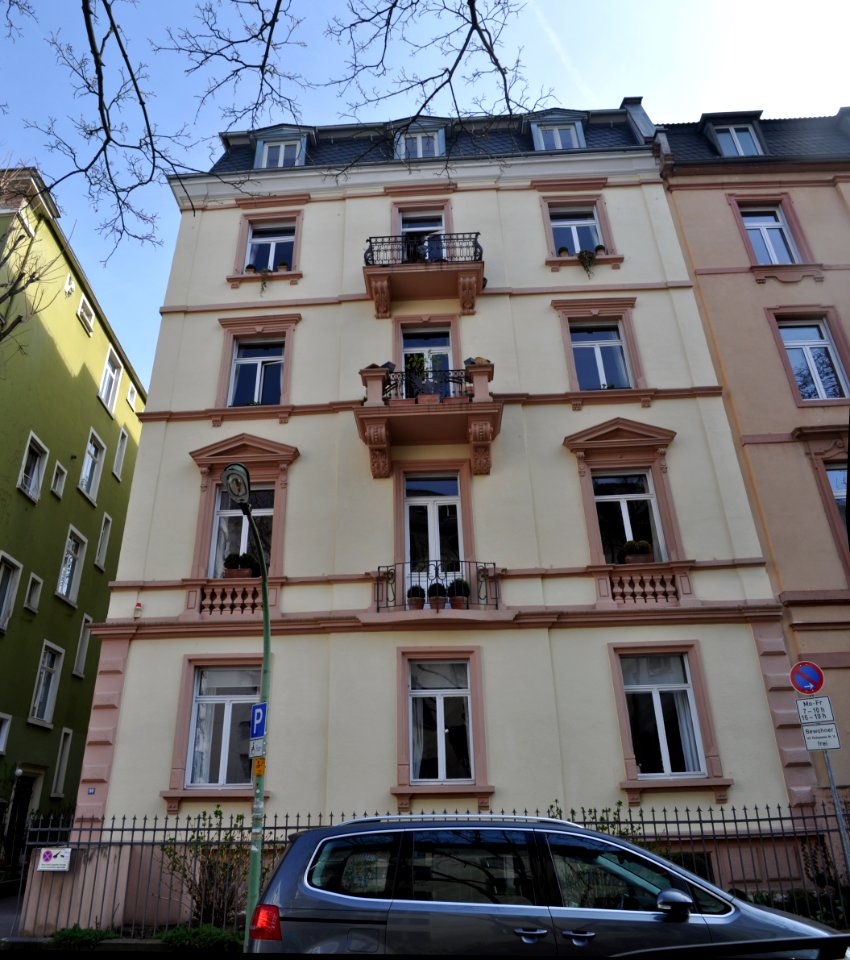 Frankfurt, Wiesenau 50