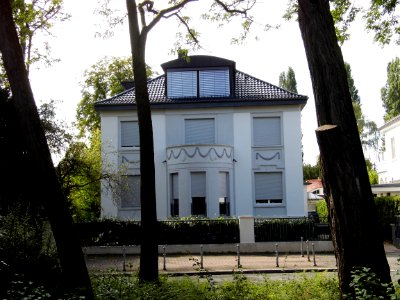 Frankfurt, Zeppelinallee 105 (1)