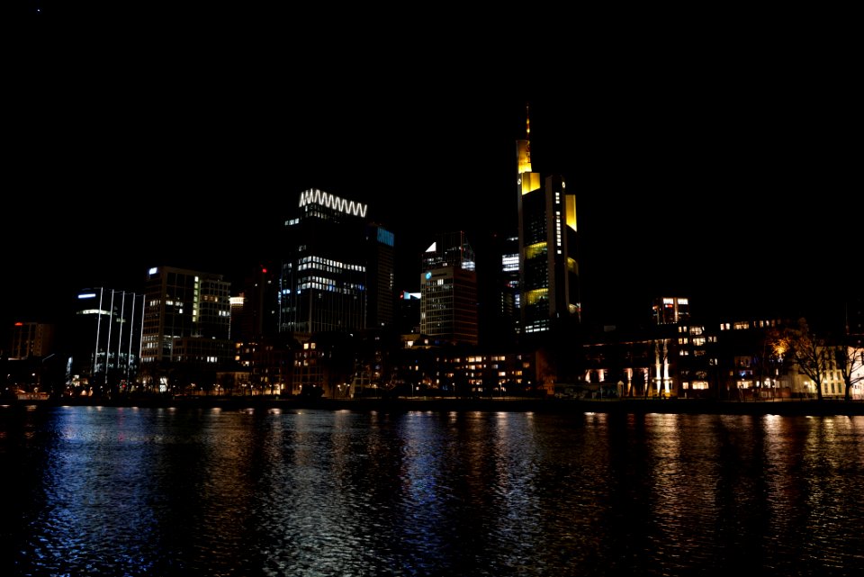 Frankfurt am Main city center from other side of the Main at night 2020-03-22 04