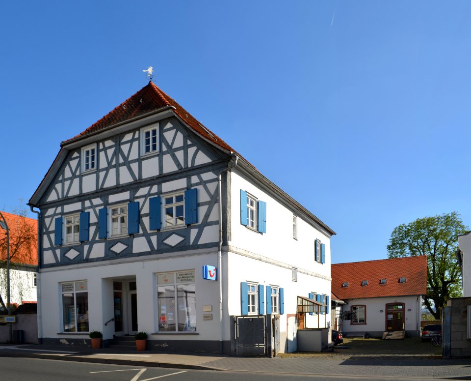 Frankfurt-Bergen, Marktstraße 10