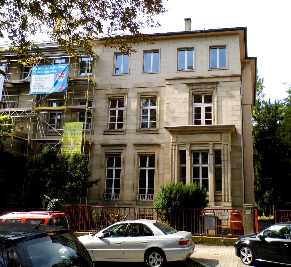 Frankfurt, Zeppelinallee 31