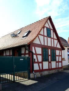 Frankfurt-Bergen, Am Michlersbrunnen 12 (1)