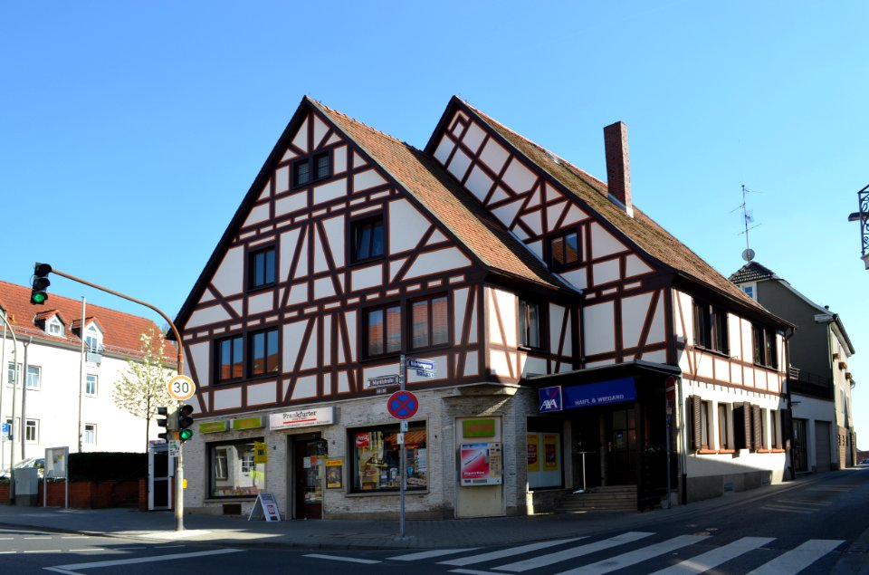 Frankfurt-Bergen, Marktstraße 30a