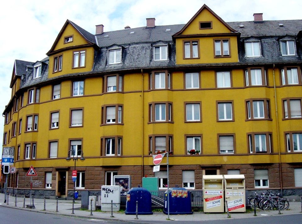 Frankfurt-Bockenheim Kirchplatz A4