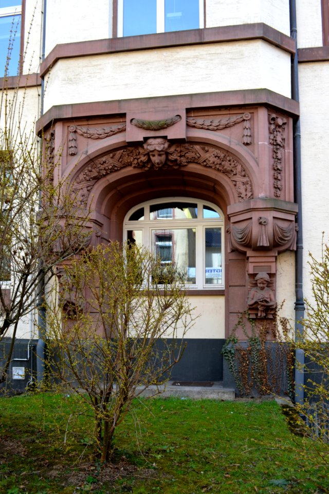 Frankfurt, Willemerstraße 24, Portal der Deutschherrenschule