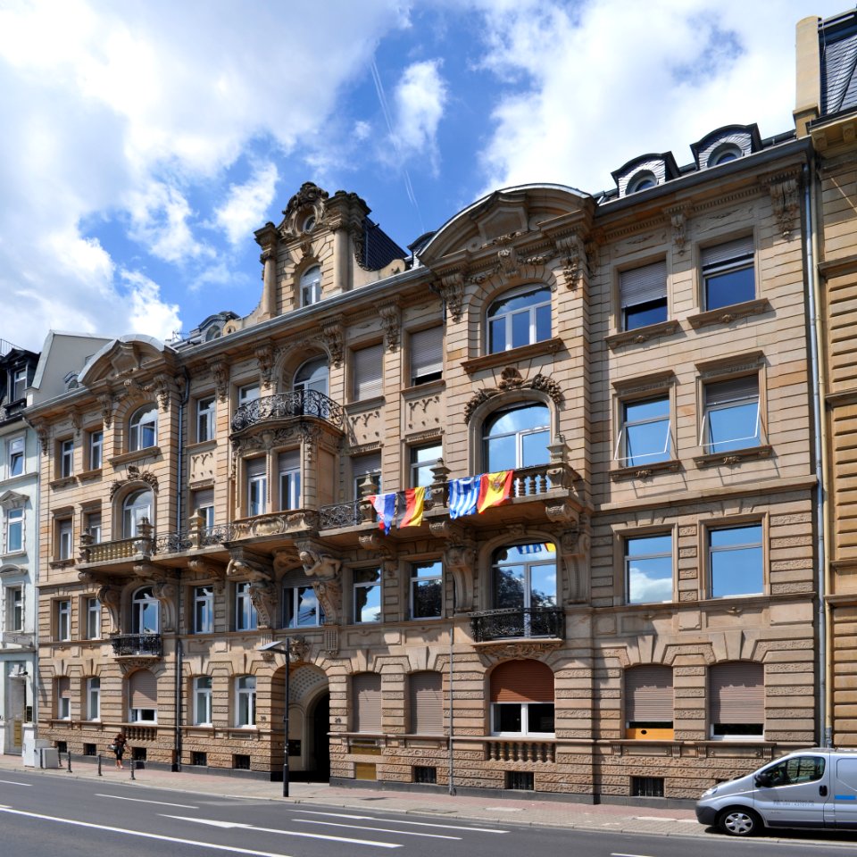 Frankfurt, Untermainkai 29-30