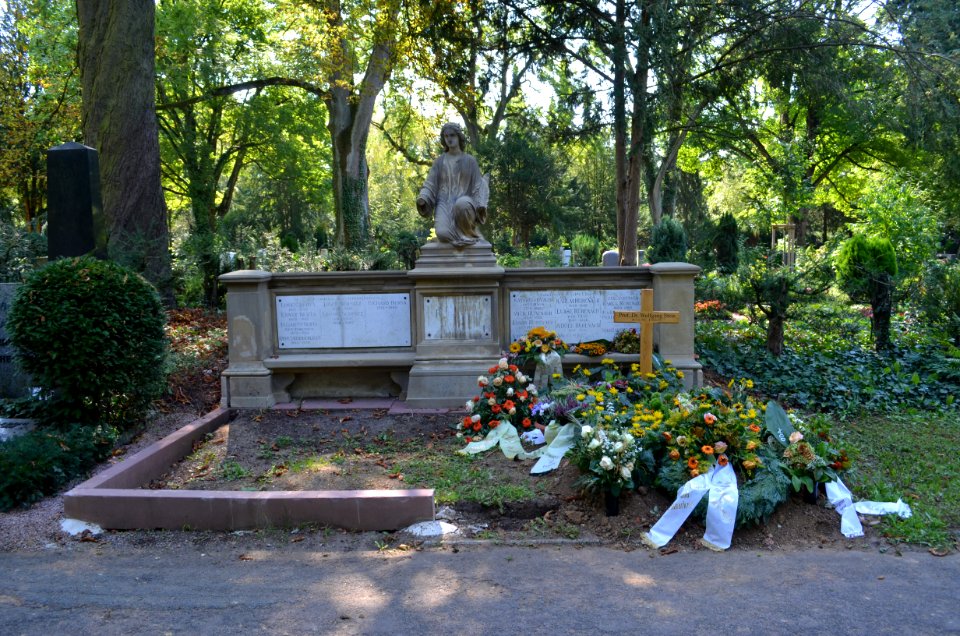 Frankfurt, Hauptfriedhof, Grab B 30-31 Rübenach