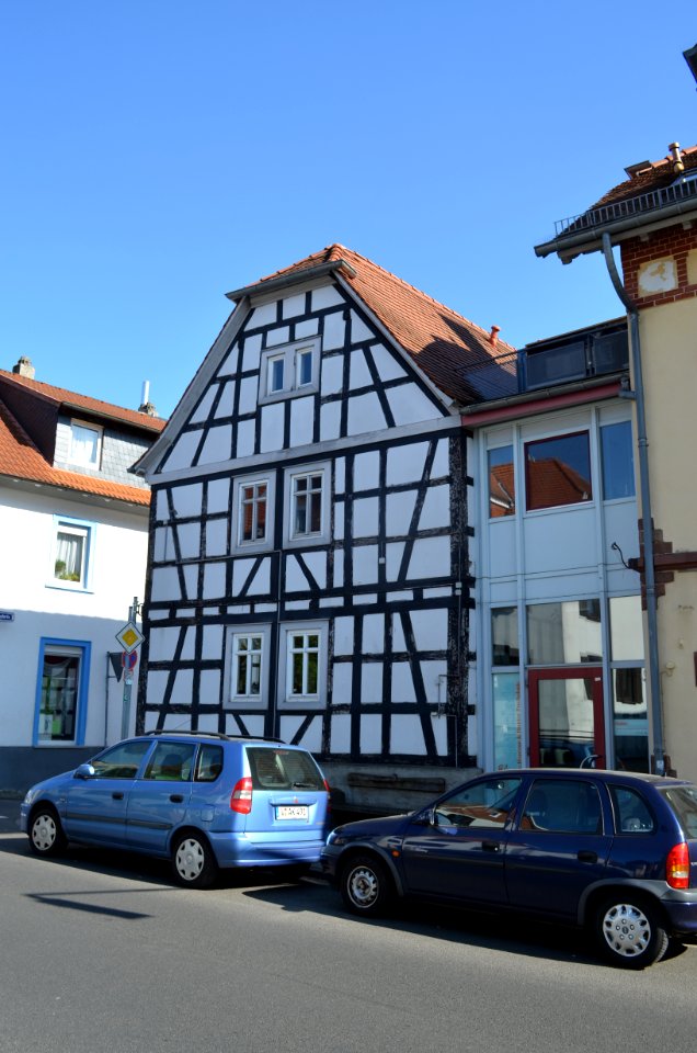 Frankfurt-Bergen, Marktstraße 84