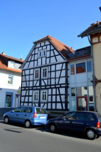 Frankfurt-Bergen, Marktstraße 84