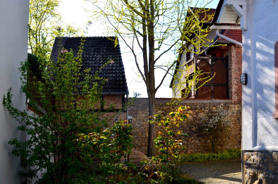Frankfurt-Bergen, An der Oberpforte 2 bis 12, Stadtmauer