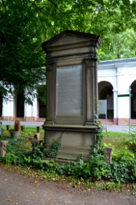 Frankfurt, Hauptfriedhof, Grab C 106-107 Witzel-Capitain (1)