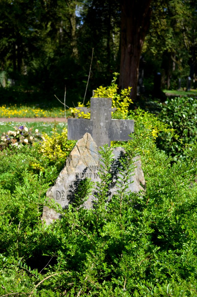 Frankfurt, Hauptfriedhof, Grab A adM 307 Finck