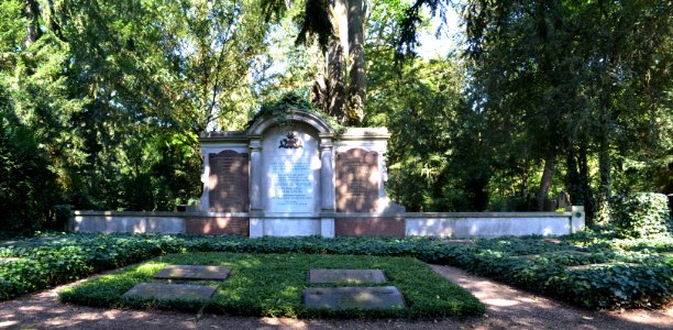 Frankfurt, Hauptfriedhof, Grab A 317 de Neufville