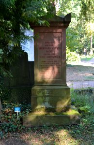 Frankfurt, Hauptfriedhof, Grab A 242 Bloss