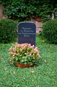 Frankfurt, Hauptfriedhof, Grab adM F 428 von Holzhausen (1)