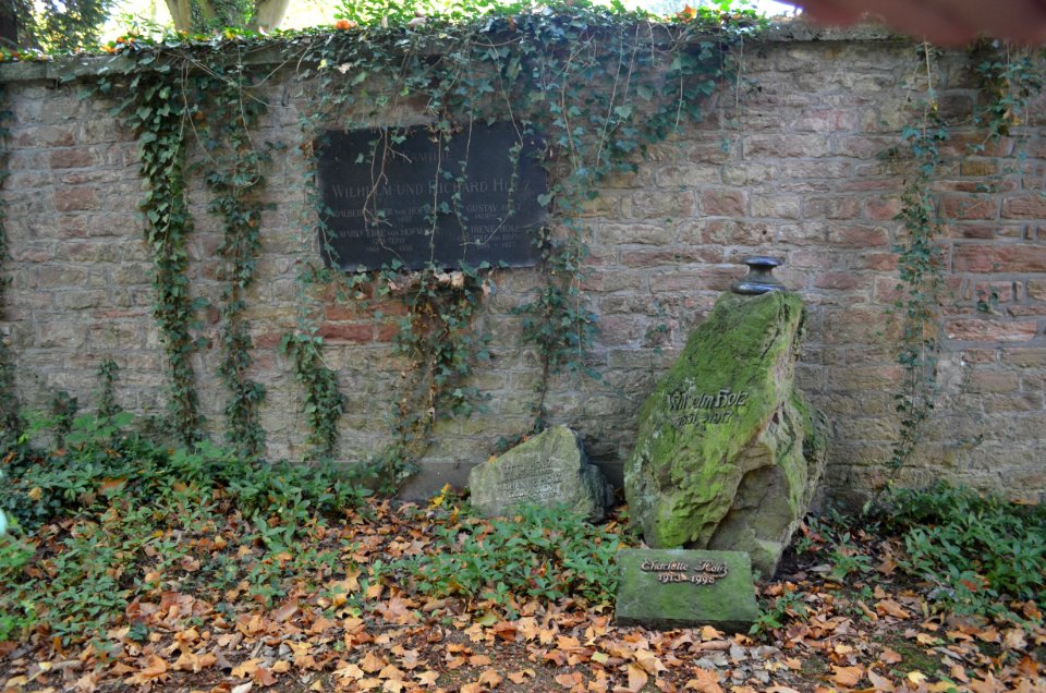 Frankfurt, Hauptfriedhof, Grab adM E 414a Holz