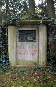 Frankfurt, Hauptfriedhof, Grab adM II 101 Cnyrim