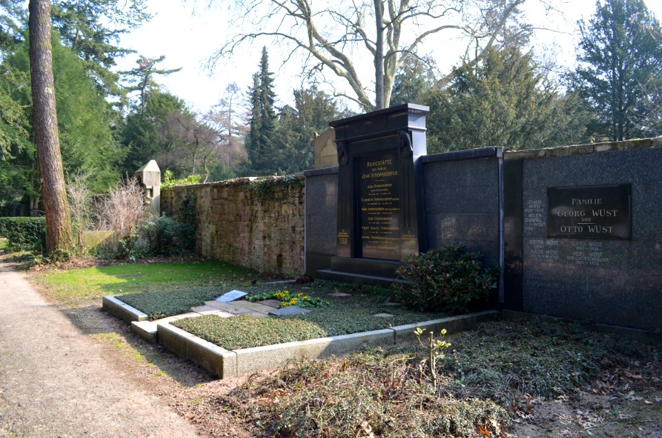 Frankfurt, Hauptfriedhof, Grab adM II 117-118 Strömsdörfer