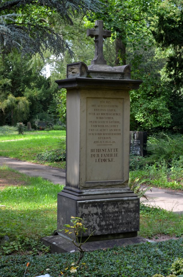 Frankfurt, Hauptfriedhof, Grab C 157 Lüdicke