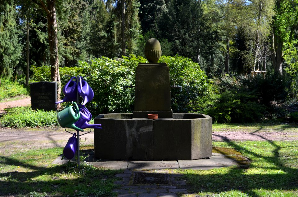 Frankfurt, Hauptfriedhof, Brunnen bei J 878