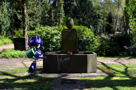 Frankfurt, Hauptfriedhof, Brunnen bei J 878