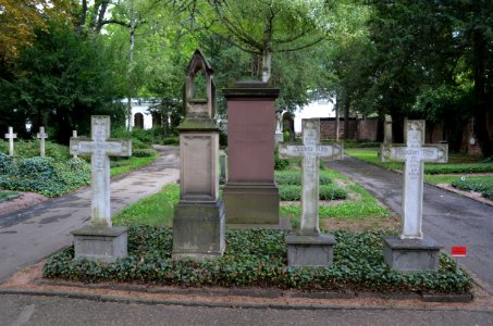 Frankfurt, Hauptfriedhof, Grab C 155 Rinz (1)