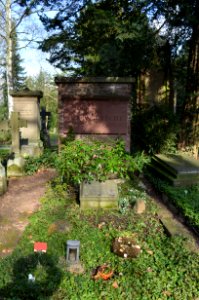 Frankfurt, Hauptfriedhof, Grab A adM Justinian von Adlerflycht,Alexander von Gleichen-Rußwurm (1)