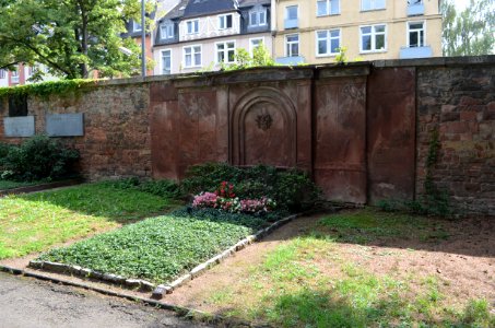 Frankfurt, Hauptfriedhof, Grab adM 111-113 de Bary (1)
