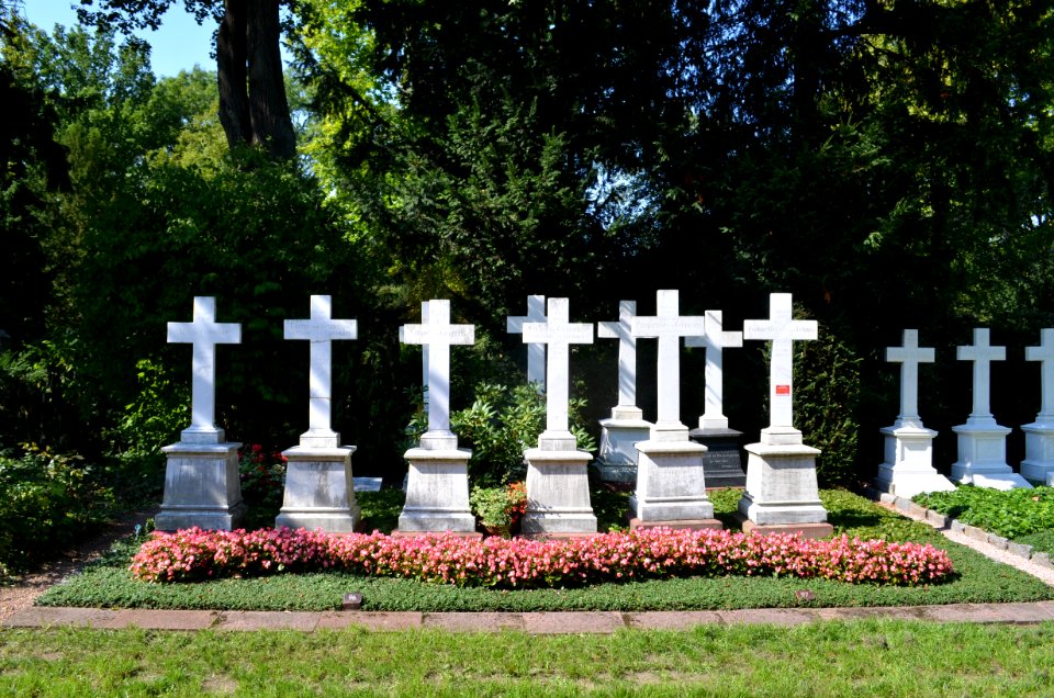 Frankfurt, Hauptfriedhof, Grab B 95-97 von Grunelius – von Bethmann – von Maltzahn