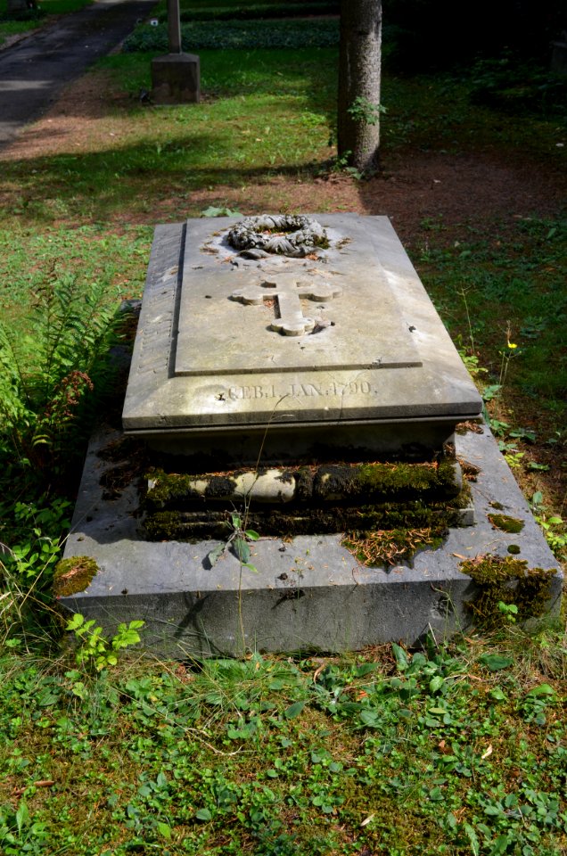 Frankfurt, Hauptfriedhof, Grab adM 89 Schlamp (1)