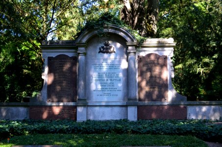 Frankfurt, Hauptfriedhof, Grab A 317 de Neufville (1)