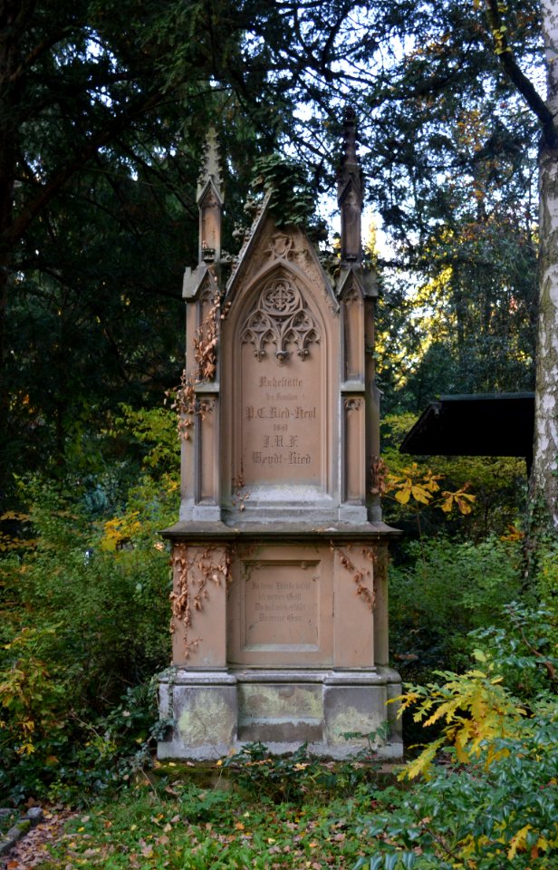 Frankfurt, Hauptfriedhof, Grab adM 554a Weydt-Ried