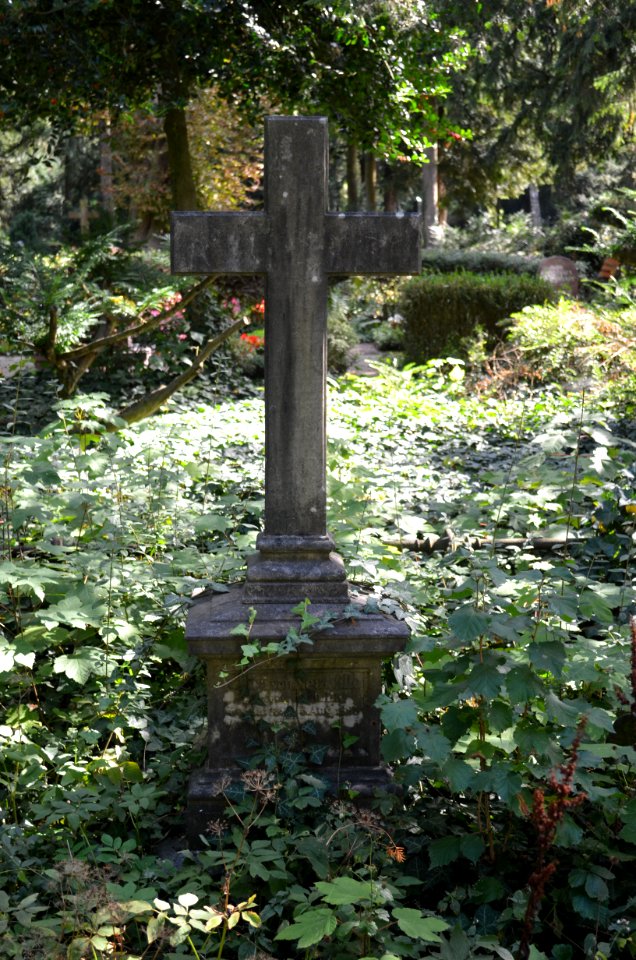 Frankfurt, Hauptfriedhof, Grab A 276-277 von Neufville-Harvey-Remy (2)