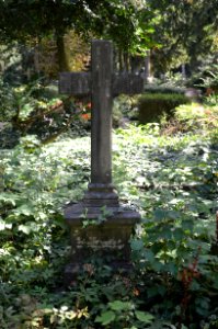 Frankfurt, Hauptfriedhof, Grab A 276-277 von Neufville-Harvey-Remy (2)