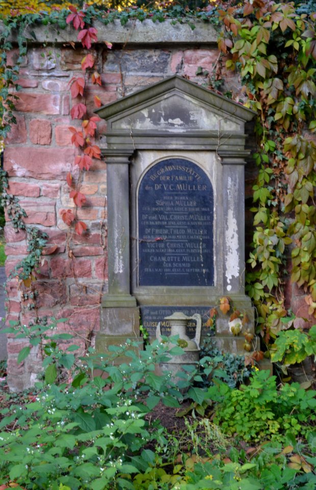 Frankfurt, Hauptfriedhof, Grab adM 542a Müller