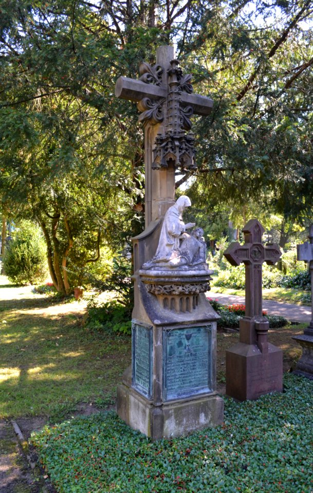 Frankfurt, Hauptfriedhof, Grab B 141-142 Katholische Geistlichkeit, Ernst Franz August Münzenberger