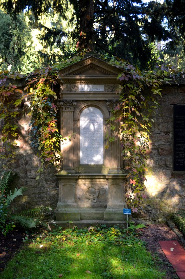 Frankfurt, Hauptfriedhof, Grab adM 531 Krämer