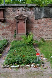 Frankfurt, Hauptfriedhof, Grab adM F 418 Hassel