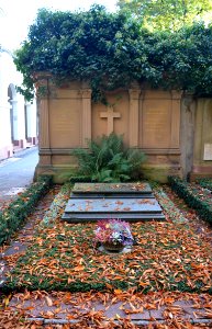 Frankfurt, Hauptfriedhof, Grab adM 400a Grunelius