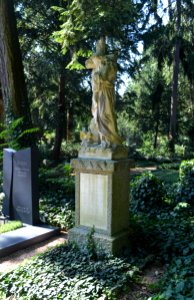Frankfurt, Hauptfriedhof, Grab A 321-322 Moos (1)