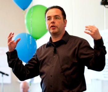 Frank Schulenberg speaking and gesturing 4
