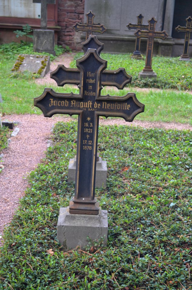 Frankfurt, Hauptfriedhof, Grab adM 214-215 de Neufville, Einzelgrab 1