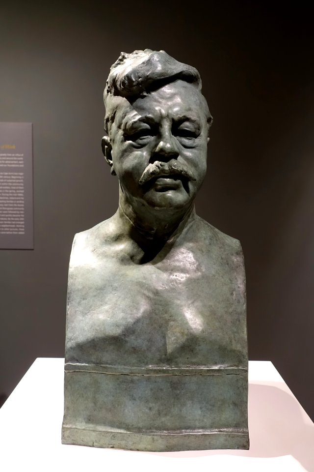 Frank Duveneck by Charles Grafly, 1915, bronze, view 1 - Cape Ann Museum - Gloucester, MA - DSC01052