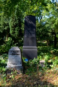 Frankfurt, Hauptfriedhof, Grab B 57-60 de Rouville-Jordan (1)