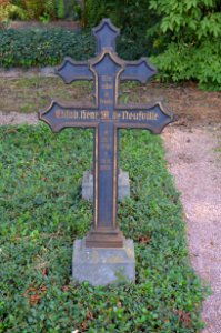 Frankfurt, Hauptfriedhof, Grab adM 214-215 de Neufville, Einzelgrab 12