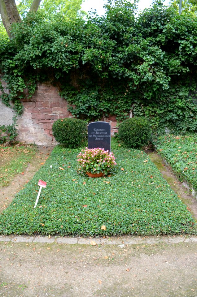 Frankfurt, Hauptfriedhof, Grab adM F 428 von Holzhausen