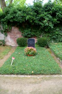 Frankfurt, Hauptfriedhof, Grab adM F 428 von Holzhausen