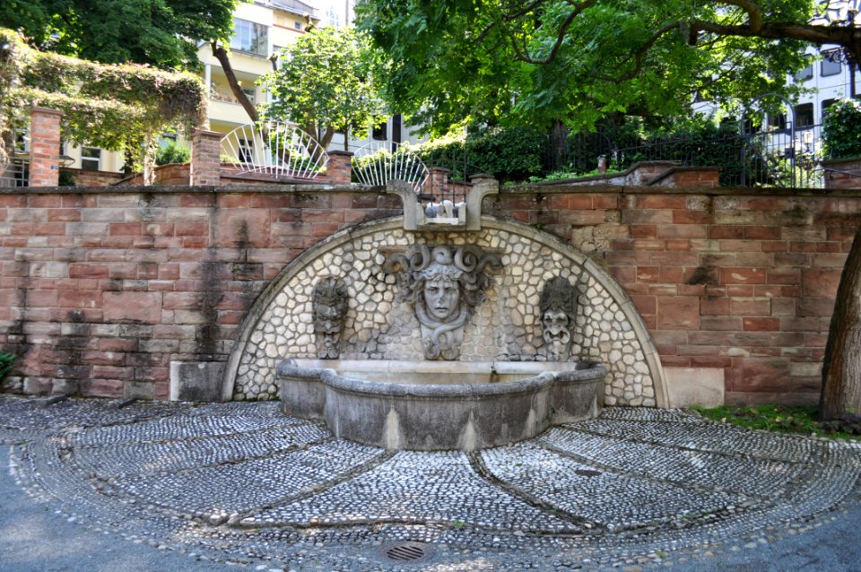 Frankfurt, Brunnen, Eschersheimer Anlage