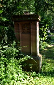 Frankfurt, Hauptfriedhof, Grab bei B 257 Lange