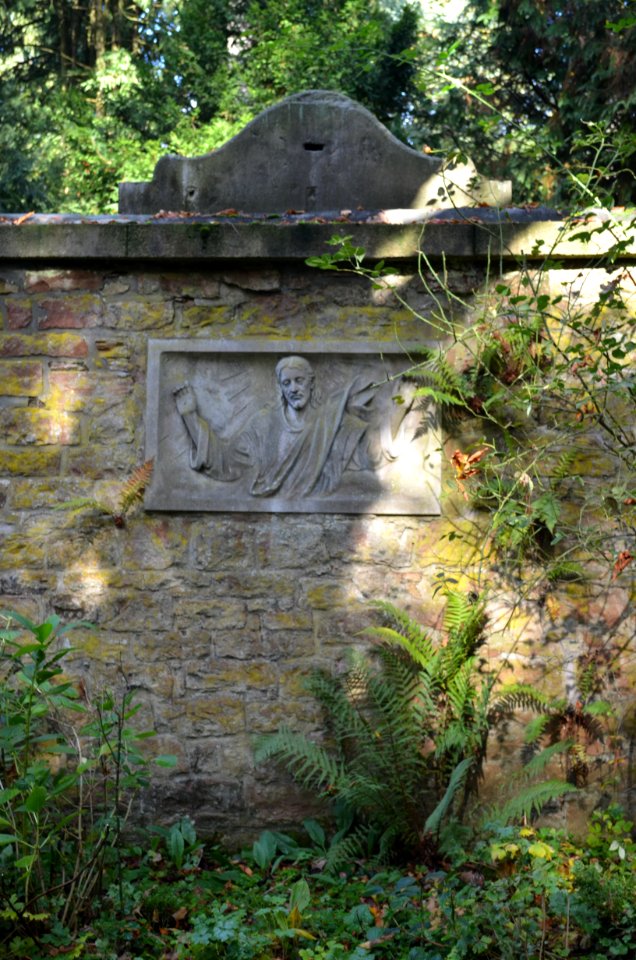 Frankfurt, Hauptfriedhof, Grab adM 551-552 Walden-Stoessel